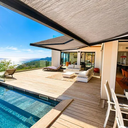 étoiles D'or: Seaside Luxury In Villa