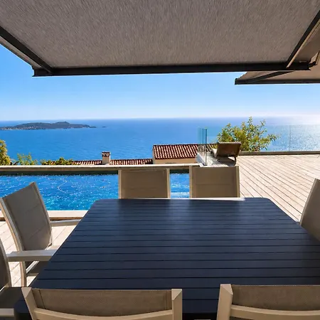 Villa étoiles D'or: Seaside Luxury In *